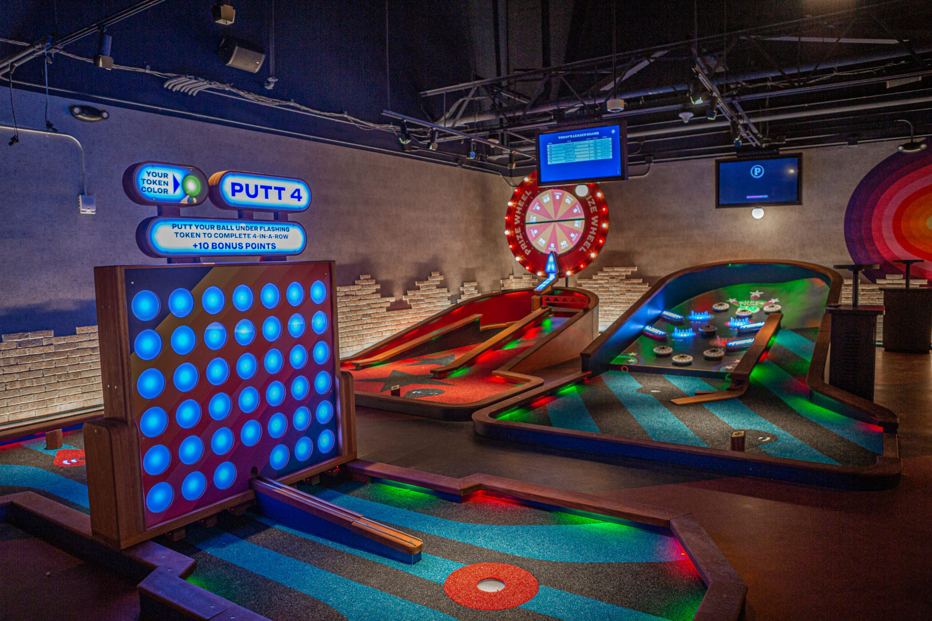 Puttshack Putt 4 game and prize wheel